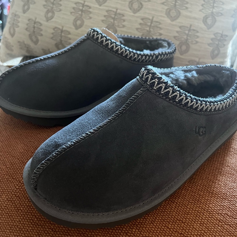 UGG® Tasman II Slipper - Tasman dark grey slipper kids size 6 womens size 7